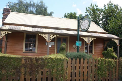 Westbury Gingerbread Cottages - Hervey Bay Accommodation 2