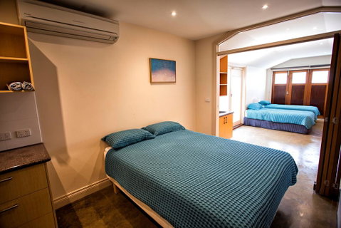 WHARF COTTAGE - Hervey Bay Accommodation 2