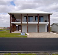 White Caps BB Apartment - Hervey Bay Accommodation