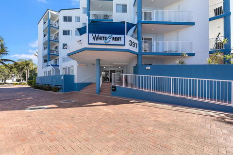 White Crest Luxury Apartments - Hervey Bay Accommodation 2