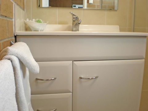 White Lanterns Motel - Hervey Bay Accommodation 2