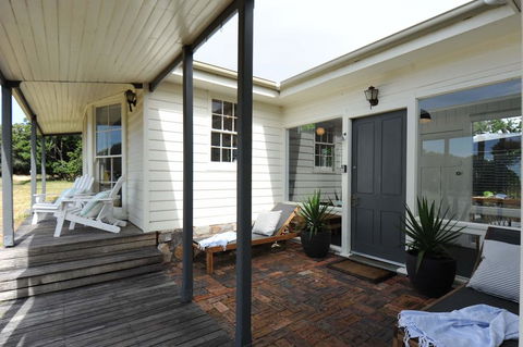 White Shell Cottage - Hervey Bay Accommodation 2