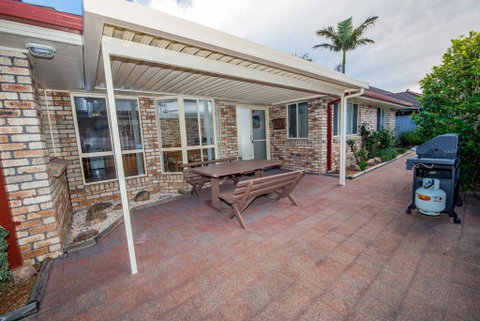 Whitesands Road, Unit 2/12 - Hervey Bay Accommodation 2