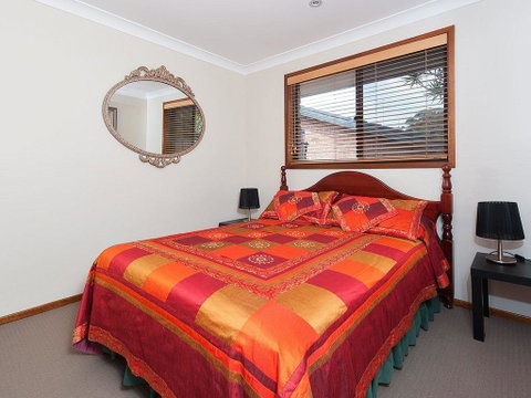 Wildflowers @ Fingal Bay - Hervey Bay Accommodation 2
