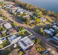 Windsong - Pet friendly wifi and close to water - Hervey Bay Accommodation