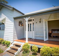 Wine Country Cottage located right at the Hunter Valley gateway close to everything - Hervey Bay Accommodation