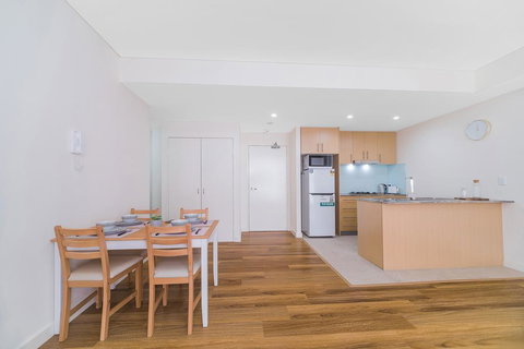 Wolli Creek Airport Serviced 2 Bedroom Apartment - Hervey Bay Accommodation 3