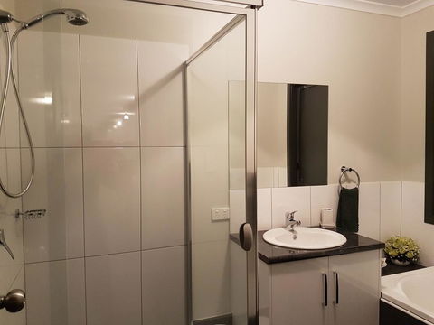 Wudinna Farm View - Hervey Bay Accommodation 1