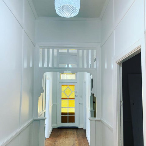 Yellow Door House Adelong - Hervey Bay Accommodation 3