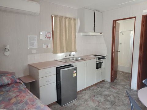 Young Caravan Park - Hervey Bay Accommodation 2