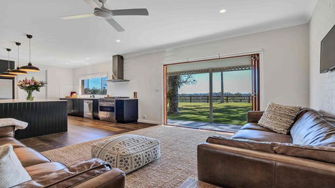 Your Luxury Escape - Paul's Farmhouse At Newrybar - Tourism Hervey Bay 0
