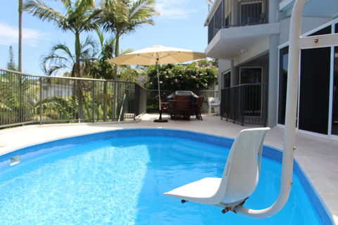 Zaffiro Beach House - Hervey Bay Accommodation 1