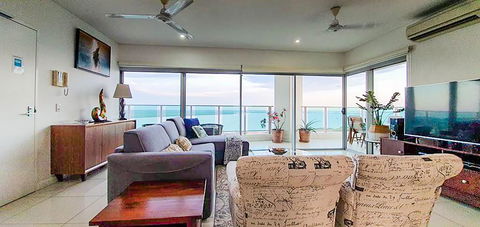 ZEN BY THE WATER - Darwin Premier Retreat - Hervey Bay Accommodation 3