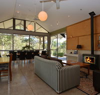 Elfin Hill Vineyard Accommodation - Hervey Bay Accommodation