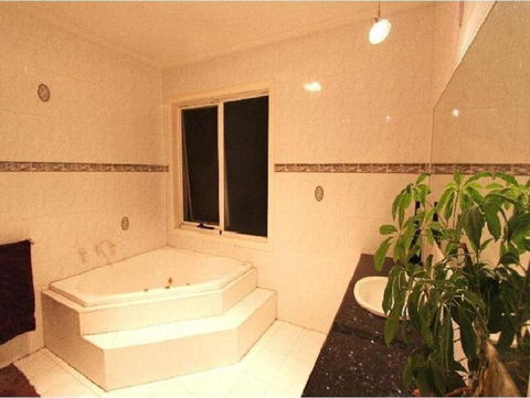 Abbotsford Private Rooms & Pods - 15 Charles Homestay - Tourism Hervey Bay 4