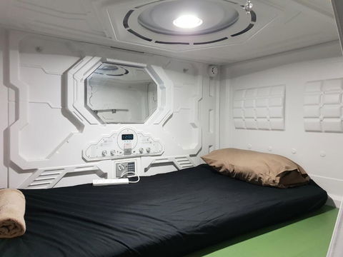 Abbotsford Private Rooms & Pods - 15 Charles Homestay - Tourism Hervey Bay 1