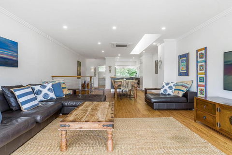 A Perfect Stay - 3 James Cook Apartments - Tourism Hervey Bay 4
