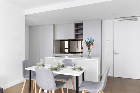 A 2BR Apt Near Melbourne Central & QV Market - Tourism Hervey Bay 4