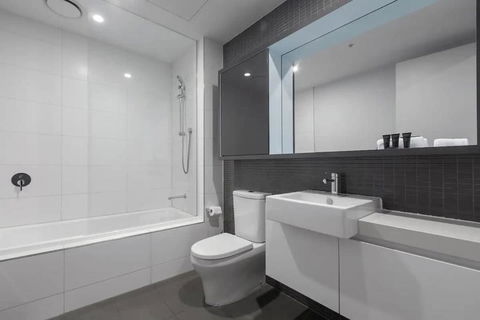 A 3BR Apt Next To Melbourne Zoo FREE Parking - Tourism Hervey Bay 3