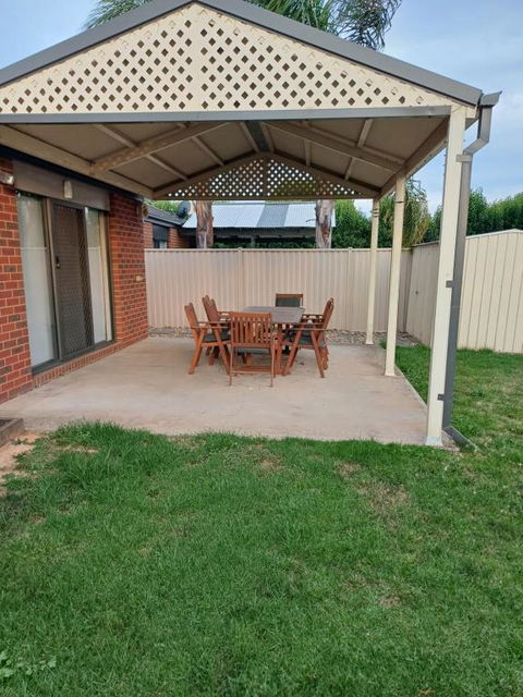 A Beautiful And Spacious Home - Tourism Hervey Bay 2