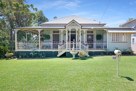 A Charming Queenslander - Tourism Hervey Bay 4
