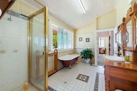 A Charming Queenslander - Tourism Hervey Bay 3