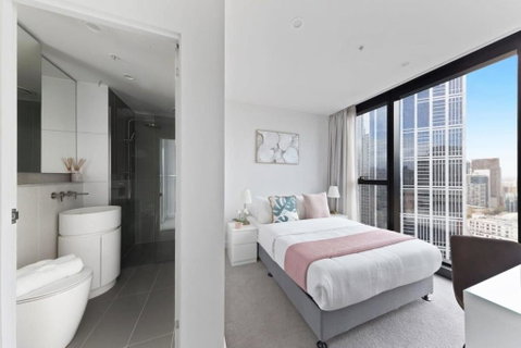 A Chic 2BR Apt Near Melbourne CBD W FREE Parking - Hervey Bay Accommodation 3