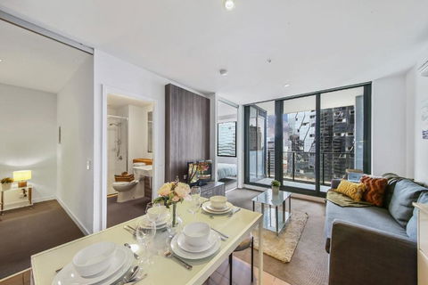 A Chic 2BR Home Near Southern Cross City Views - Tourism Hervey Bay 0