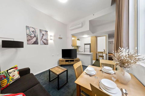 A Chic Apartment On Bourke St Near Chinatown - Tourism Hervey Bay 2