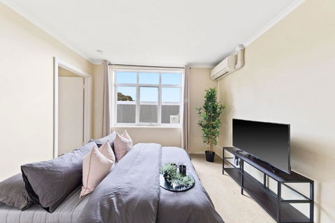 A Comfy & Cozy Apt In Clifton Hill FREE Parking - Tourism Hervey Bay 2