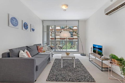 A Comfy & Modern Studio Near Darling Harbour - Tourism Hervey Bay 0
