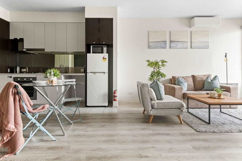 A Cozy & Modern Apt Near To Flemington Races - Hervey Bay Accommodation 3