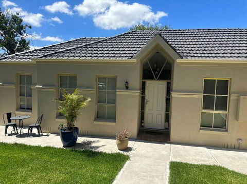A Gem Hidden In Middle Camberwell - Tourism Hervey Bay 0