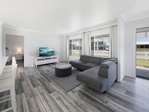 A Little Beach Haven - Tourism Hervey Bay 2