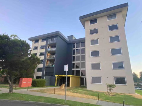 A Little Slice Of Fremantle One Bedroom Character Apartment - Tourism Hervey Bay 3