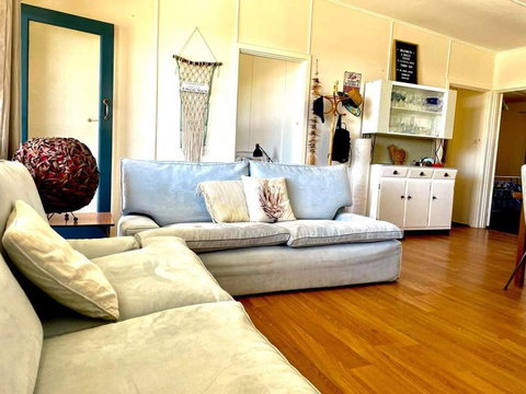 A Magic Shack - Relax, Recharge, Frolic & Fish - Hervey Bay Accommodation 3