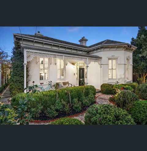 A Majestic Victorian Private Rear Access Quarters - Tourism Hervey Bay 1