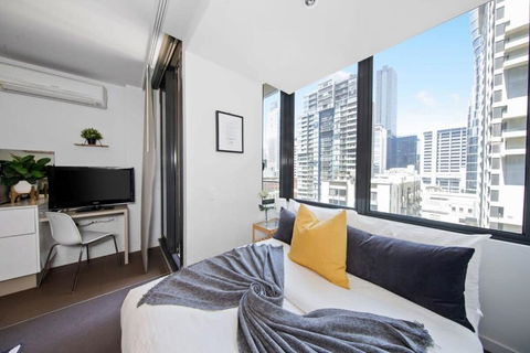A Modern Studio Right Next To Southern Cross - Tourism Hervey Bay 1