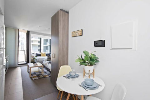 A Modern Studio Right Next To Southern Cross - Tourism Hervey Bay 3