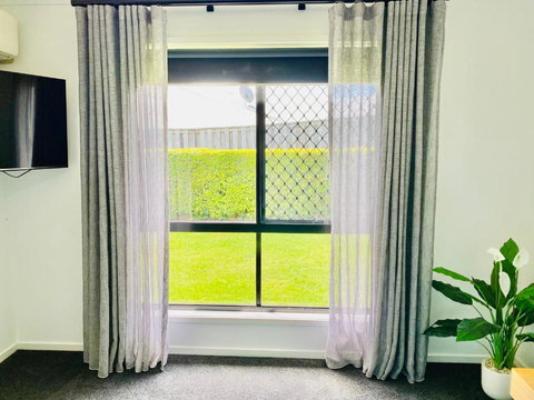 A Peaceful Private Home Away From Home In Pacific Pines - Tourism Hervey Bay 3