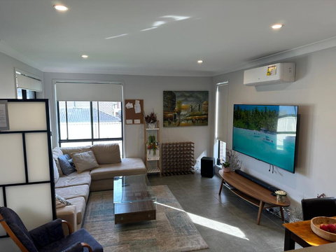 A Private Ensuite With AC And TV - Tourism Hervey Bay 2