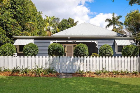 A Perfect Stay Aaloka Bay - Tourism Hervey Bay 0