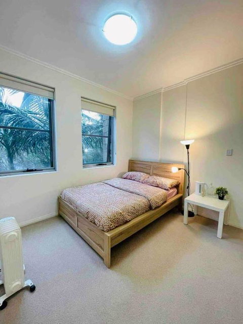 A Private Room - 1 Train Stop To Chatswood CBD - Tourism Hervey Bay 1