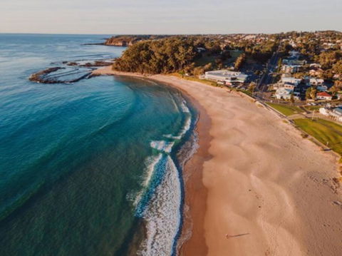 A Reef Intermission - A Coast Break At Mollymook - Tourism Hervey Bay 0