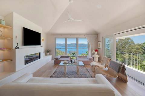 A Slice Of Paradise, Newly Transformed Avalon House With Breathtaking Views - Tourism Hervey Bay 2