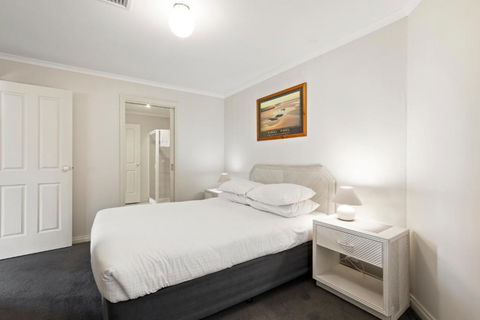 A Stones Throw - Tourism Hervey Bay 4