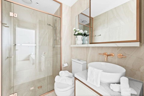 A Stylish 2BR Apt In The Heart Of Chapel Street - Tourism Hervey Bay 3