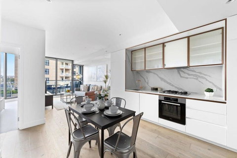 A Stylish 2BR Apt In The Heart Of Chapel Street - Tourism Hervey Bay 2