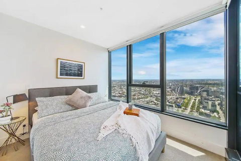 A Stylish & Modern 2BR Apartment Fantastic Views - Tourism Hervey Bay 0