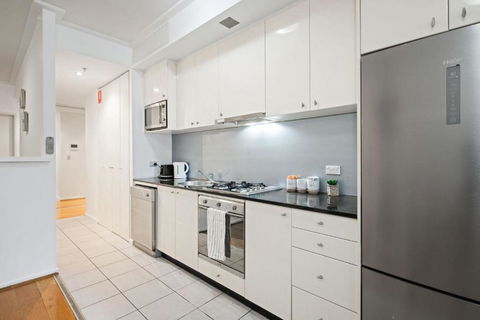A Stylish Studio For 6 Next To Darling Harbour - Tourism Hervey Bay 4